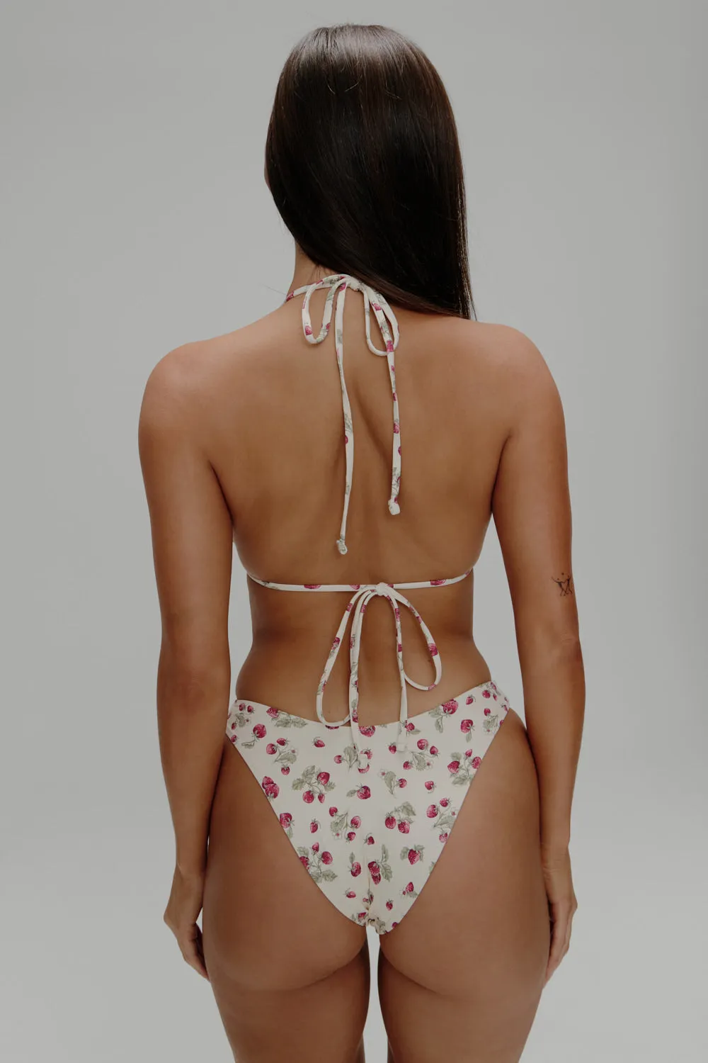 Dove Bikini Bottom - Strawberry Field